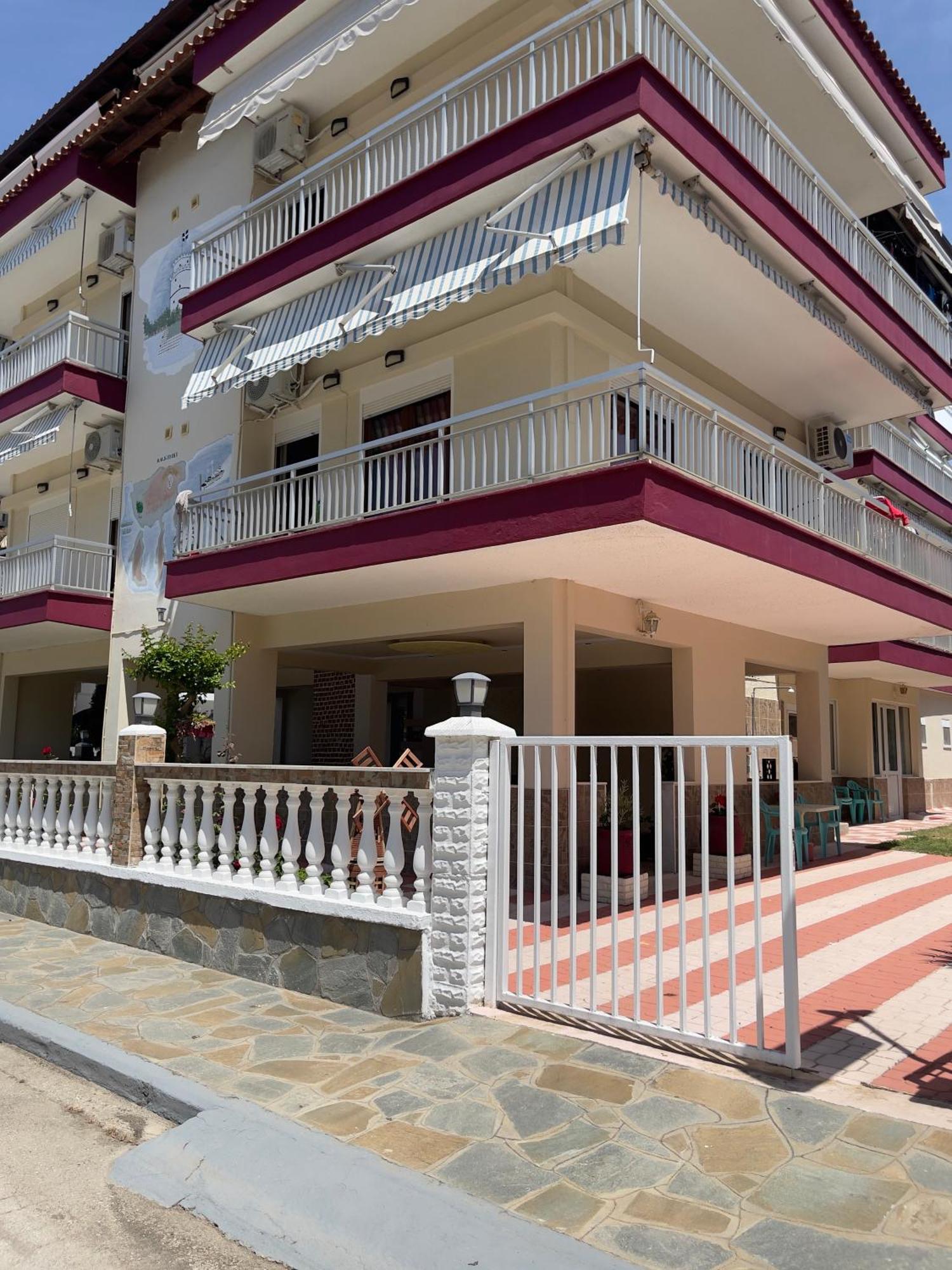 Niki Apartments Paralia Dionysiou Exterior photo